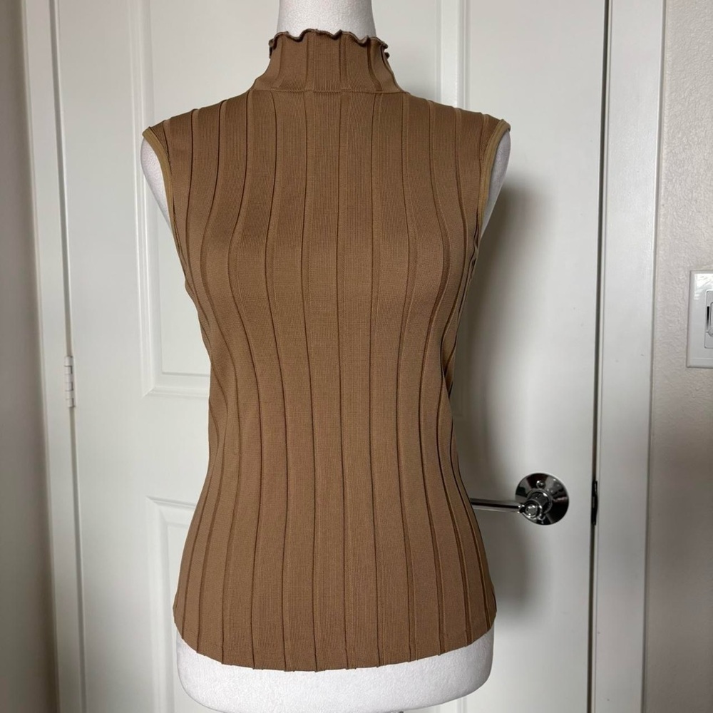 NEW WITH TAGS Brown Ribbed Turtleneck Sleeveless Top BKE Buckle